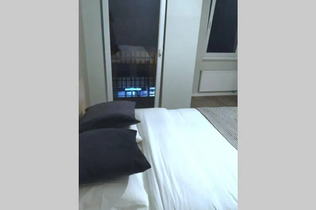 Ferienwohnung Modern 4 Beds In Convenient Location, Free Parking Luxemburg