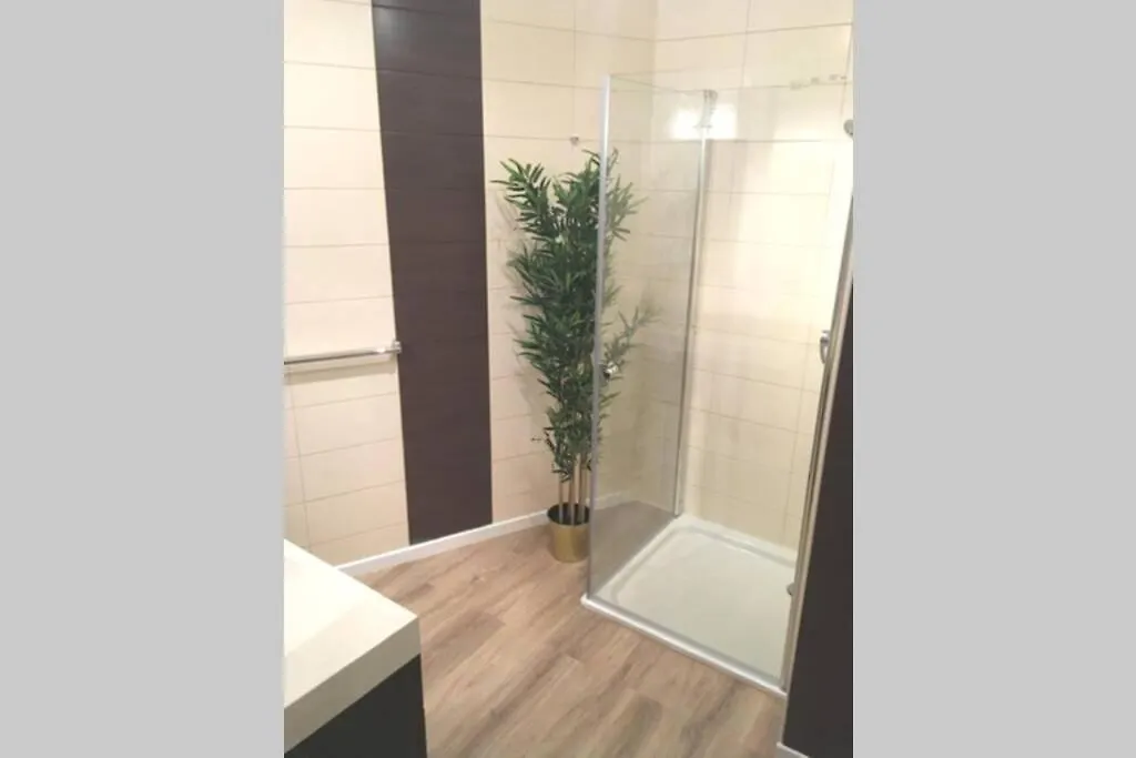 Ferienwohnung Modern 4 Beds In Convenient Location, Free Parking Luxemburg Apartment