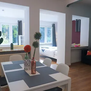 The Garden Flat Apartment